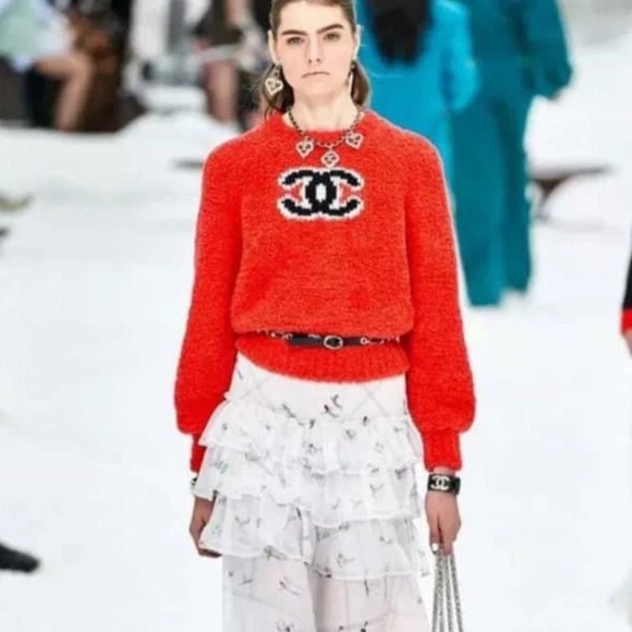 Chanel sweater - Picture 7 of 7